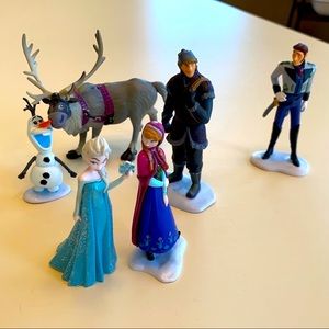 Disney Frozen Elsa & Anna Figurines 3.5” Tall